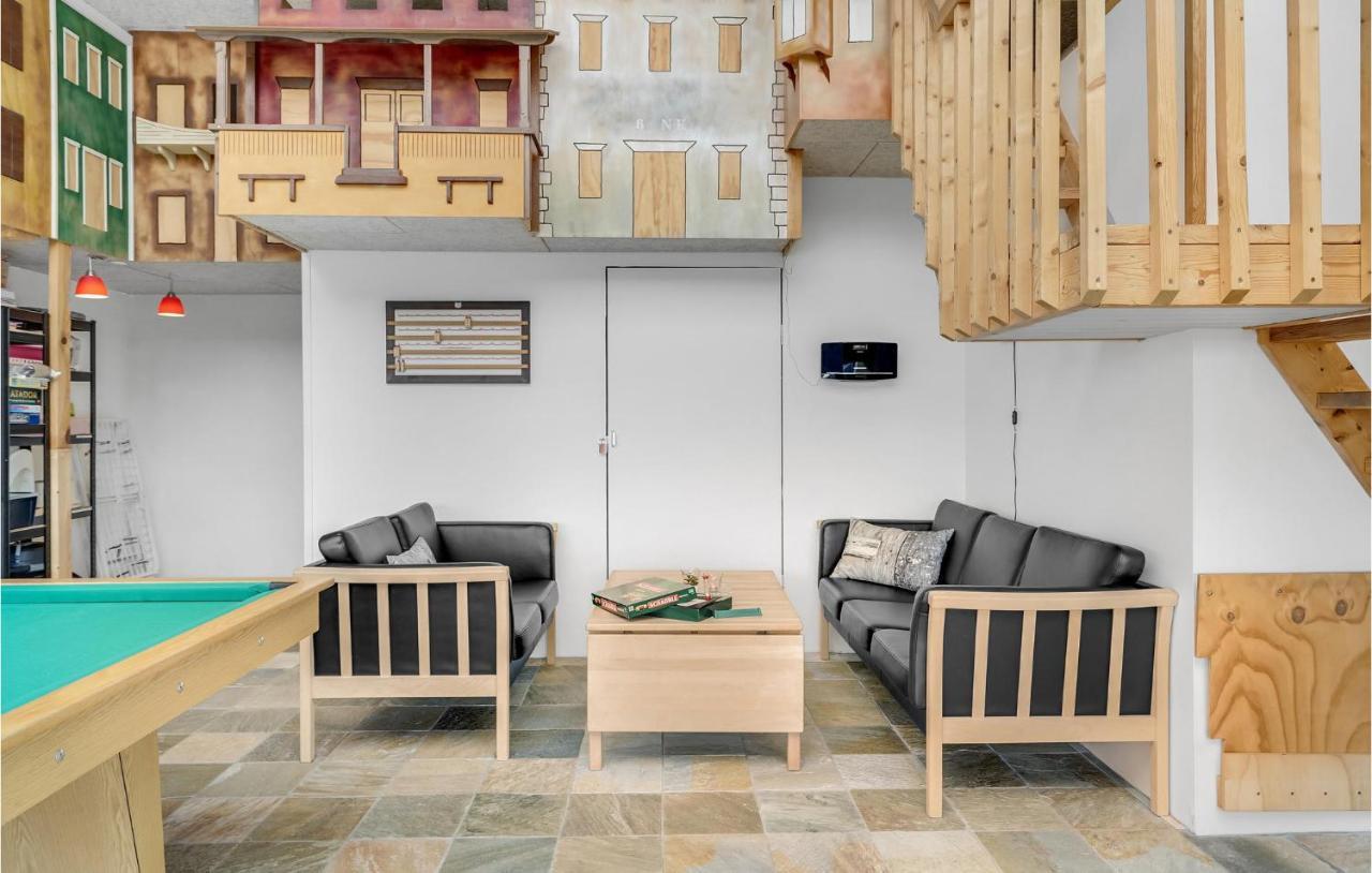 Nice Home In Tarm With Kitchen מראה חיצוני תמונה
